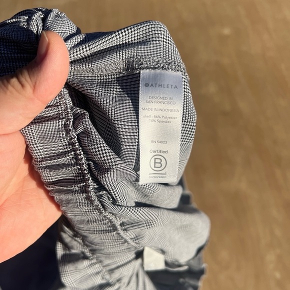 athleta stretchy plaid skyline pant w pockets, belt + paperbag waist grey size 8 - Picture 5 of 8